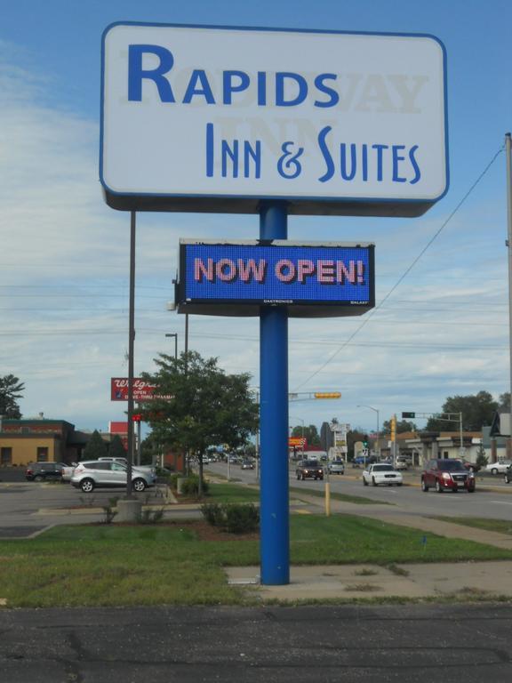 Rapids Inn & Suites Wisconsin Rapids Exterior photo