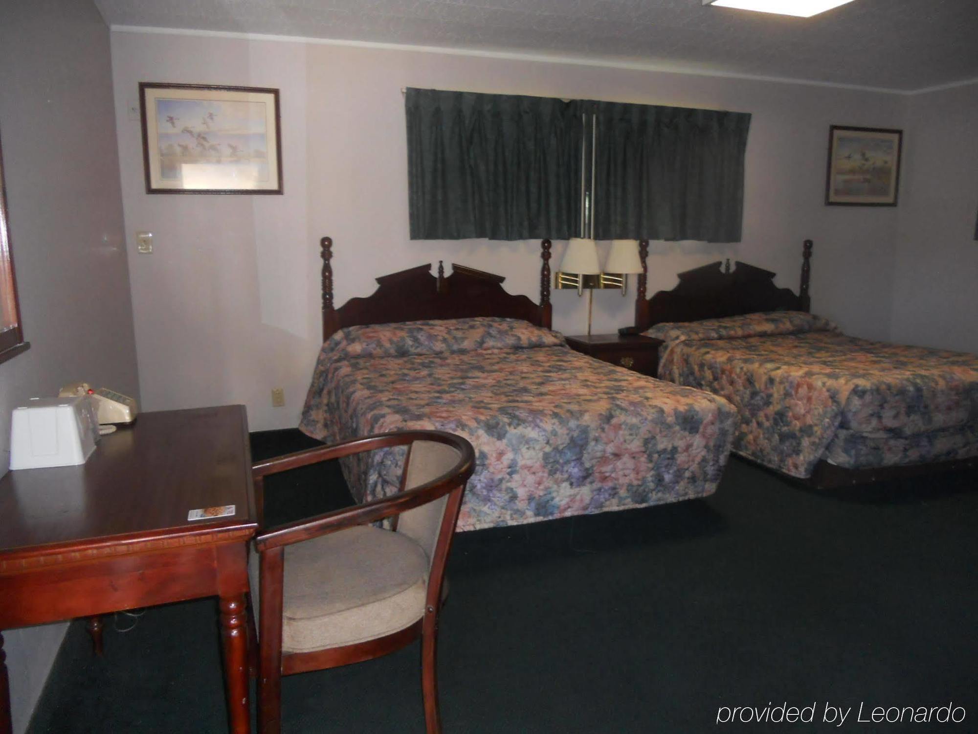 Rapids Inn & Suites Wisconsin Rapids Exterior photo